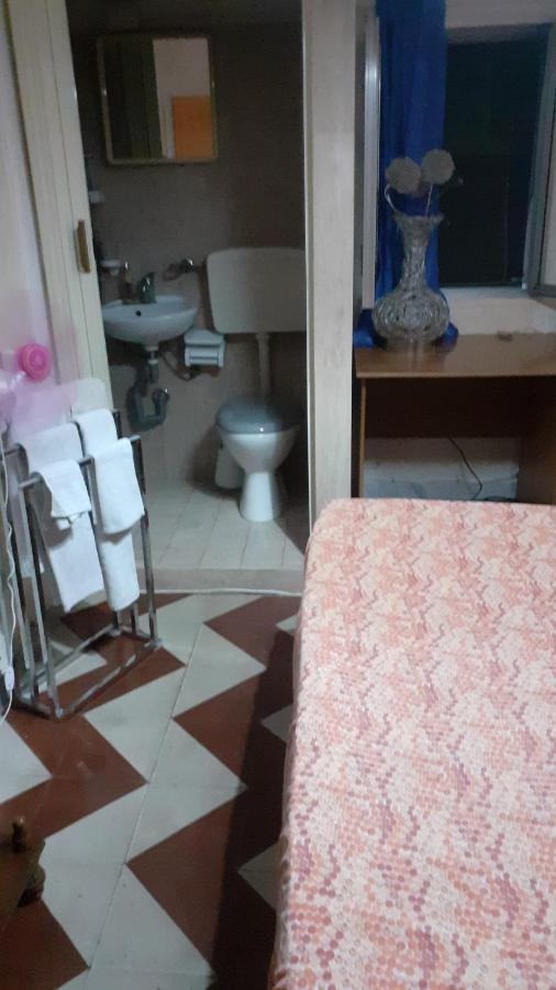 La Stanza Di Roby Apartment Lecce Luaran gambar